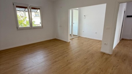 Apartment 2+1 - For sale Rruga Kostaq Cipo