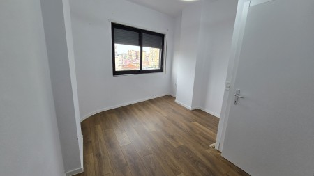 Apartament 2+1 - Shitje Rruga Beqir Luga