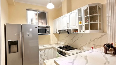 Apartament 3+1 - Qira Rruga Myslym Shyri
