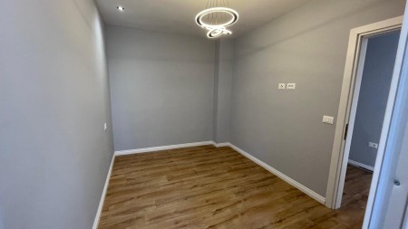 Apartament 1+1 - Shitje Rruga 5 Maji