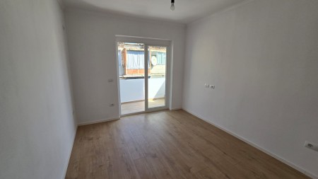 Apartament 2+1 - Shitje Rruga Foto Janku