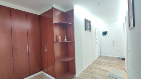 Apartament 3+1 - Qira Rruga Tish Dahia