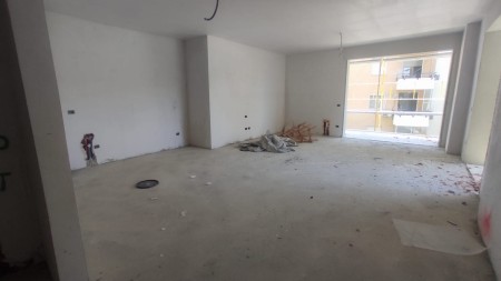 Apartament 3+1 - Shitje Rruga Hamdi Garunja