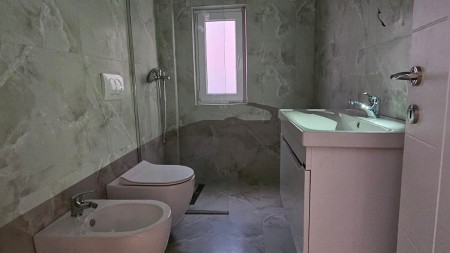 Apartament 2+1 - Shitje Kavaja Street