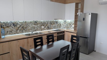 Apartament 2+1 - Qira Rruga Feizi Himzo