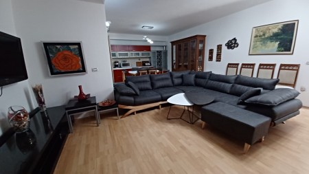 Vilë - Shitje Rruga Hodo Nivica