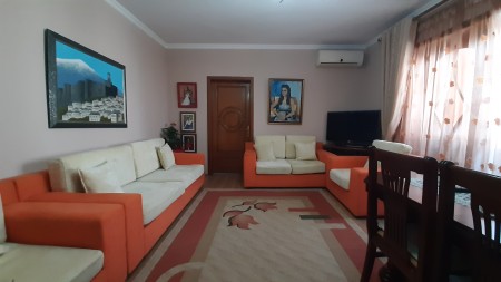 Apartment 4+1 - For sale Rruga Idriz Dollaku