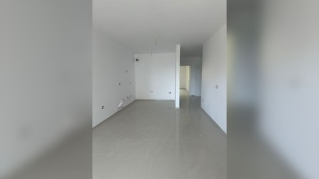 Apartament 2+1 - Shitje Rruga Currila