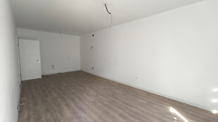 Apartament 1+1 - Shitje Rruga 5 Maji