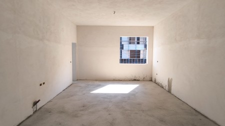 Apartament 2+1 - Shitje Kavaja Street