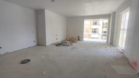 Apartament 3+1 - Shitje Rruga Hamdi Garunja