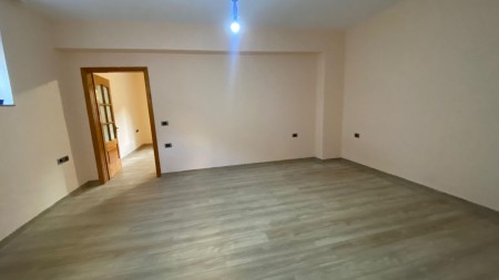 Apartament 1+1 - Qira Rruga Muhamet Gjollesha
