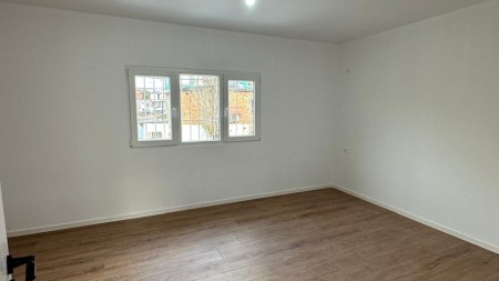 Apartament 1+1 - Shitje Rruga Halit Bega