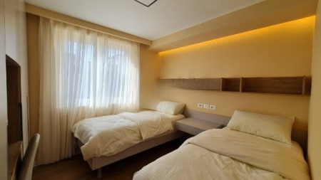 Apartament 3+1 - Shitje Rruga Muhamet Gjollesha