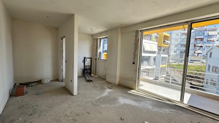 Apartment 3+1 - For sale Rruga Aleksander Konda