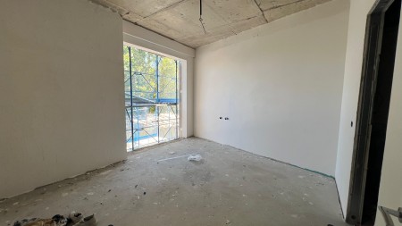 Apartment 2+1 - For sale Rruga Reshit Petrela