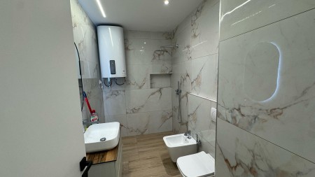 Apartament 2+1 - Shitje Rruga Him Kolli
