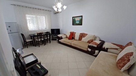 Apartament 2+1 - Qira Rruga Myslym Keta