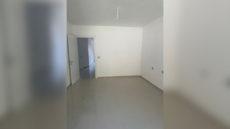 Apartament 2+1 - Shitje Rruga Currila