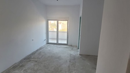 Apartament 2+1 - Shitje Rruga Ali Demi