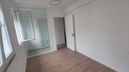Apartament 1+1 - Shitje Rruga Eshref Frasheri