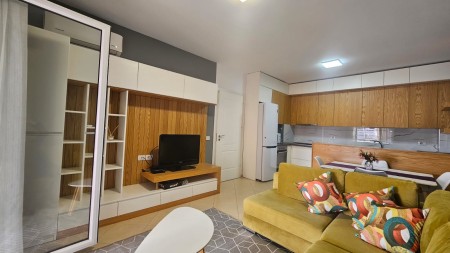 Apartment 2+1 - For Rent Rruga 5 Maji