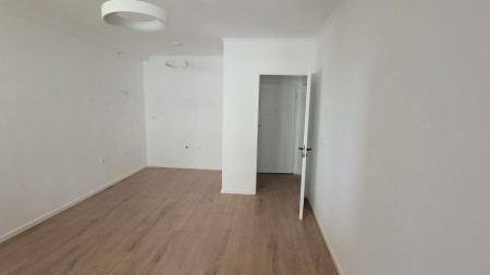Apartament 1+1 - Shitje Rruga Eshref Frasheri