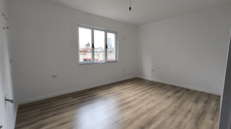 Apartament 1+1 - Shitje Rruga Çamëria