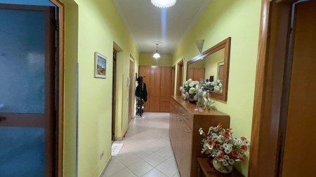 Apartament 3+1 - Shitje Rruga Bardhyl