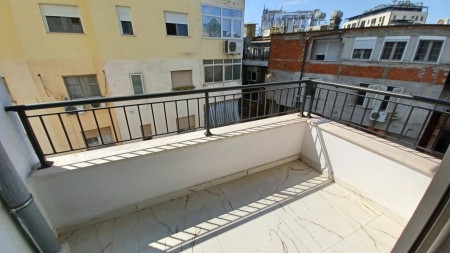 Apartament 2+1 - Qira Rruga Selma Riza