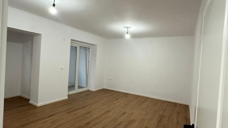 Apartament 1+1 - Shitje Rruga Hamid Shijaku
