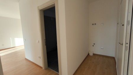 Apartament 1+1 - Shitje Rruga Zebejte Farka