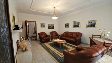 Apartment 3+1 - For Rent Rruga Fortuzi