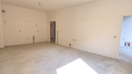 Apartament 2+1 - Shitje Kavaja Street