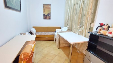 Apartment 3+1 - For Rent Rruga Xhon Belushi