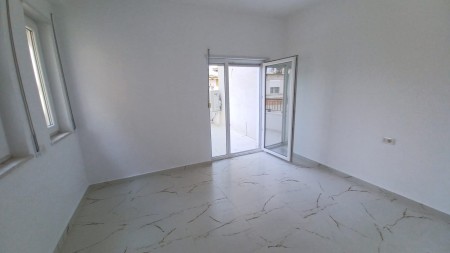 Apartament 2+1 - Qira Rruga Selma Riza