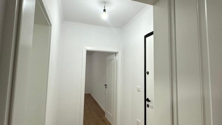 Apartament 1+1 - Shitje Rruga Hamid Shijaku