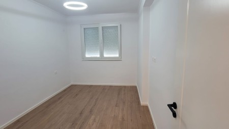 Apartament 1+1 - Shitje Rruga Eshref Frasheri