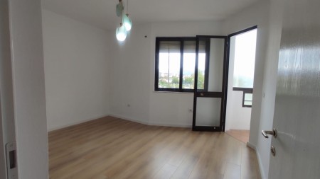 Apartament 2+1 - Shitje Rruga Grigor Gjirokastriti