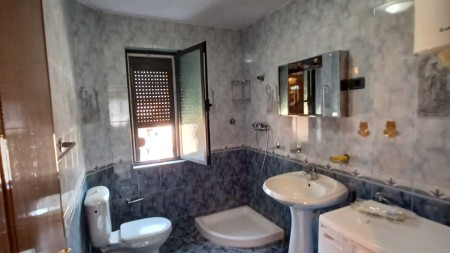 Apartament 2+1 - Qira Rruga Memo Meto