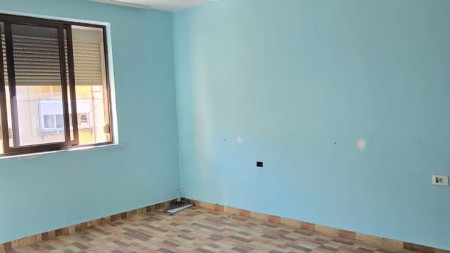 Apartament 1+1 - Shitje Rruga Kongresi i Lushnjes