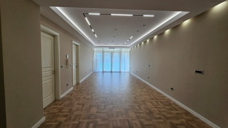 Apartament 3+1 - Qira Rruga Faik Konica