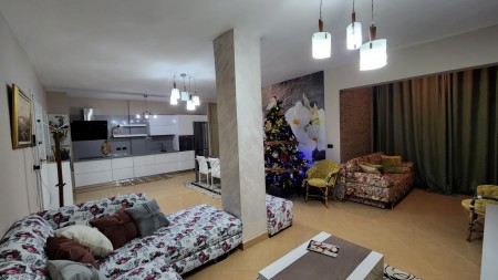 Apartament 2+1 - Qira Rruga Ismail Qemali