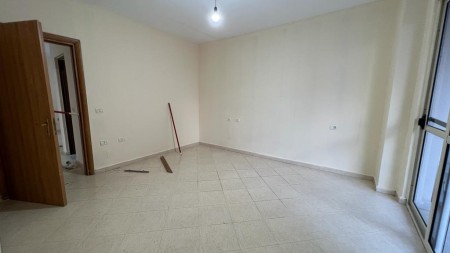 Apartament 2+1 - Shitje Rruga Kasem Qafezezi
