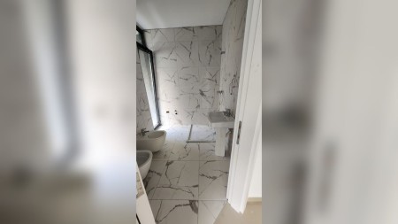 Apartament 2+1 - Shitje Rruga Currila