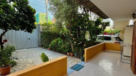 Apartament 2+1 - Qira Rruga Gaqo Avrazi