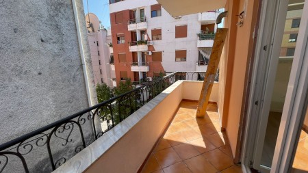 Apartament 1+1 - Shitje Rruga Margarita Tutulani