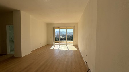 Apartment 3+1 - For sale Rruga Simon Gjoni