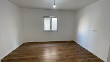 Apartament 1+1 - Shitje Rruga Margarita Tutulani