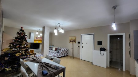 Apartament 2+1 - Qira Rruga Ismail Qemali